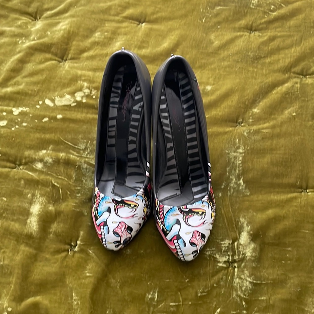 Ed Hardy Vintage Heels like new! 7.5